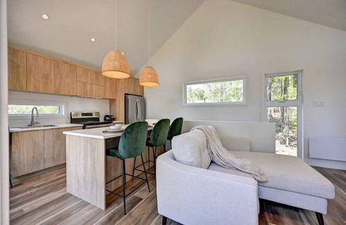 Sainte-Beatrix House | Le Petit Bijou - Cozy, nature & river access