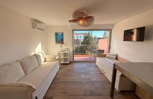 La Celle-sous-Gouzon Apartment | Le Petit Bleu Studio - Boulouris