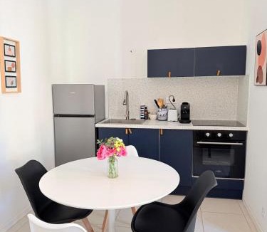 Quartier Administrations Apartment | Le petit Bohème