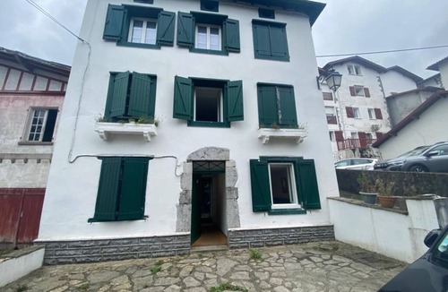 Cambo-les-Bains Apartment | Le petit Cambo - Downtown