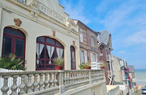 Ault House | Le petit Casino, insolite et vue mer