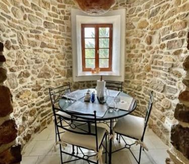 Tournissan House | Le Petit Château de Tournissan