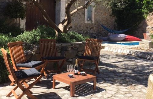 Ginestas House | Le petit château de vacances