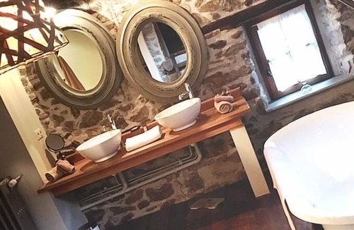 Entraygues-sur-Truyere House | Le Petit Chou