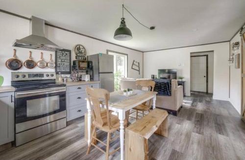 Saint-Raymond Ski Chalet | Le Petit Chalereux