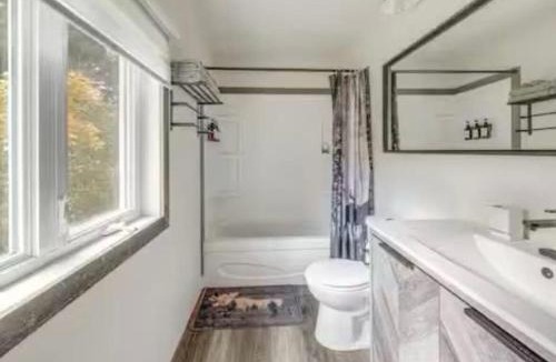 Saint-Raymond Ski Chalet | Le Petit Chalereux