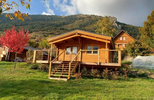 Saint-Dalmas Ski Chalet | Le petit chalet