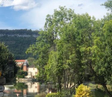 Ornans Apartment | le petit champliman