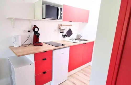 Avesnes-sur-Helpe Apartment | Le petit château Avesnois - Studio with terrace on garden level