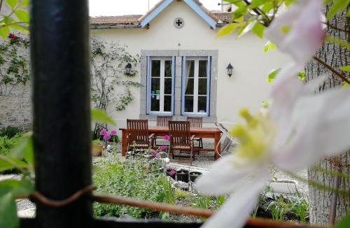 Ginoles Bed & Breakfast | Le Petit Chateau
