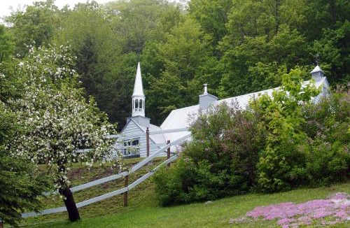 Saint-Sauveur Bed & Breakfast | Le Petit Clocher Gite Touristique B & B