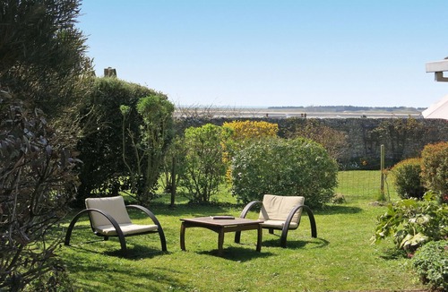 Regnezville-sur-Mer House | Le Petit Clos by Interhome