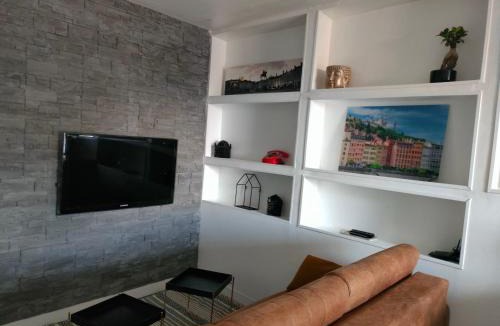 Venissieux Apartment | Le Petit Cocon - Parking privé - Lyon Sud