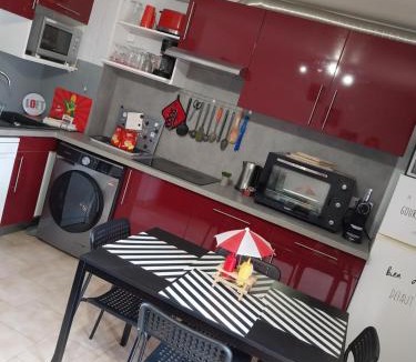 Les Hauts de Canet Apartment | Le Petit Coeur à Canet - Superbe T2 piscine, tennis, climatisation, parking privé