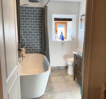 Brigueil-le-Chantre Apartment | Le Petit Donjon at Chateau Mareuil