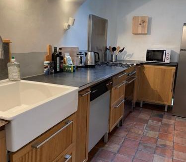 Lauris House | Le Petit Egregore, patio et climatisation