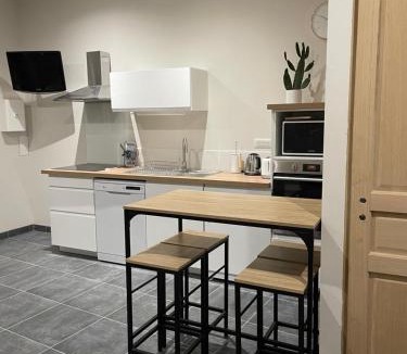 Villebarou Apartment | Le Petit et Grand Francillon