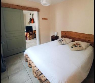 Chevroches House | Le petit Flotteur