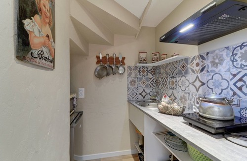 Collonge-en-Charollais Apartment | Le Petit Pressoir - Charmant studio