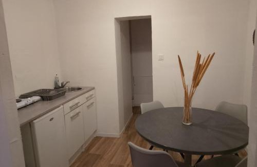 Saint-Leonard-de-Noblat Apartment | Le Petit Logis Noblat 2