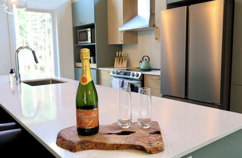 Shannon Ski Chalet | Le Petit Frontenac - Charming & Refined - Spa, Pool, Sauna, Foosball