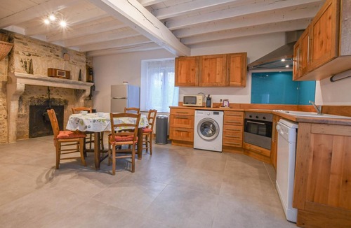 Pargues House | Le Petit Gite du Relais