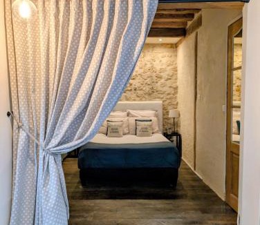 Chantilly Apartment | Le Petit Hameau de Chantilly - Studio 4 pers Chic et Charme au Coeur de Chantilly - Classé 3 étoiles