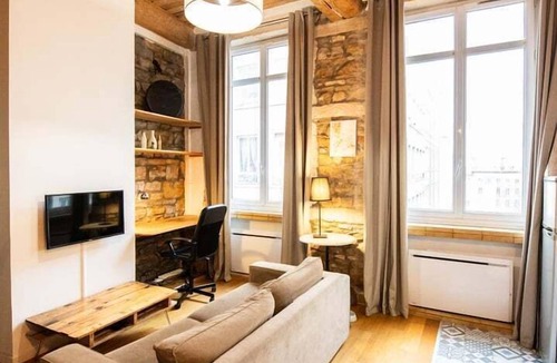Griffon - Royale Apartment | Le petit Imbert - warm and cosy studio apartment