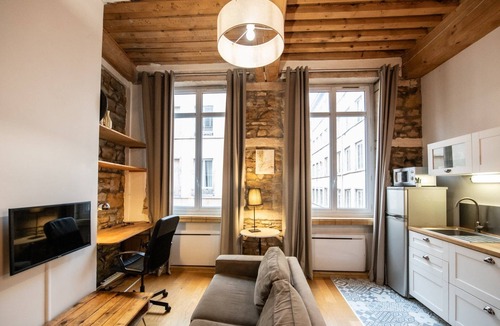 Griffon - Royale Apartment | Le petit Imbert - warm and cosy studio apartment