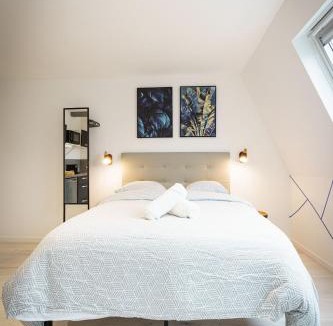 Saint-Quentin Apartment | Le petit joyau de Voltaire