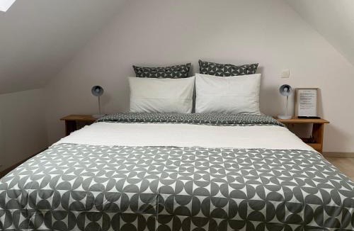 Mayet Apartment | Le Petit Lavoir - Joli studio à Mayet