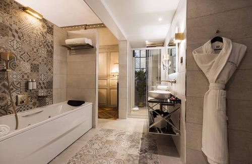 Sarlat-la-Caneda Historic Center Hotel | Le Petit Manoir