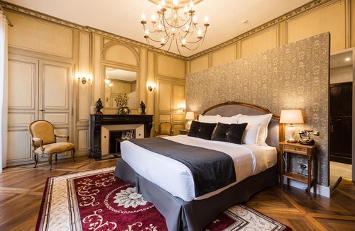 Sarlat-la-Caneda Historic Center Hotel | Le Petit Manoir