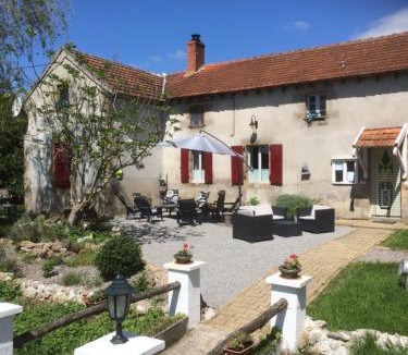 Saint-Hilaire Bed & Breakfast | Le Petit Moulin