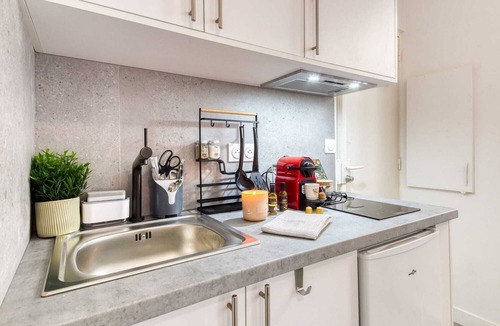 Aubervilliers Apartment | Le Petit nid cocooning - Warm and elegant studio apartment