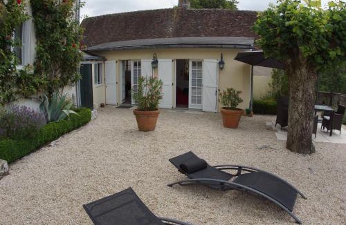 Neuille-le-Lierre House | le petit nid