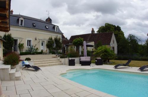 Neuille-le-Lierre House | le petit nid