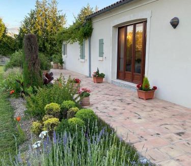 Foussignac House | Le Petit Noyer