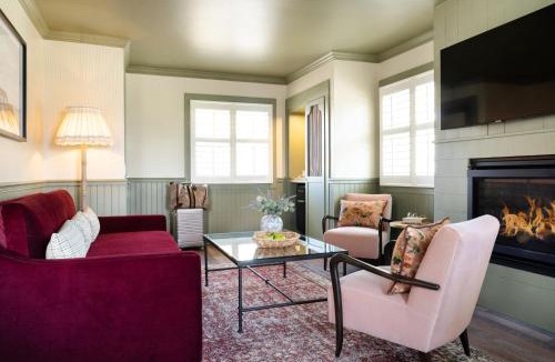 Golden Rectangle Hotel | Le Petit Pali at 8th Ave
