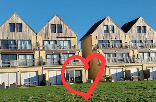 Wimereux Apartment | Le petit Paradis! Cozy studio on the ground floor with breathtaking sea view!
