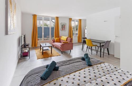 Pilotiere Apartment | Le Petit Patio proximité clinique Jules Verne