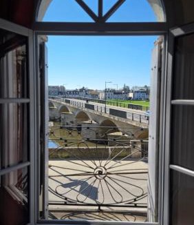Chinon Apartment | Le Petit Quai Studio 2 site historique Chinon