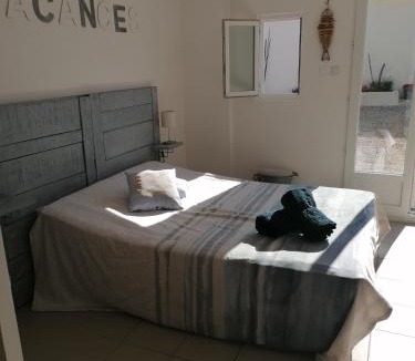 Gemozac House | Le petit Radieux