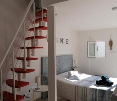 Gemozac House | Le petit Radieux