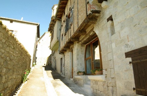 Montcuq Apartment | Le Petit Rapaillou