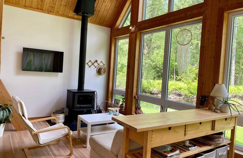 Donnacona Ski Chalet | Le Petit Renard | Riverfront cottage