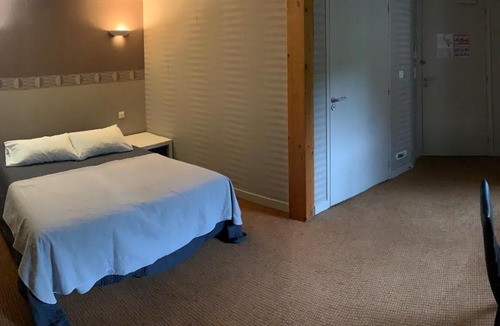 Serrieres Hotel | le petit roche