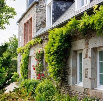 Vains House | Le Petit Saint-Léonard