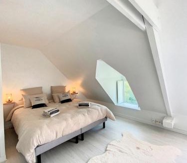 Vains House | Le Petit Saint-Léonard