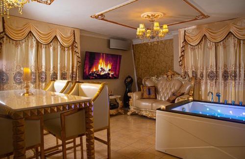 Vernon Apartment | Le Petit Versailles - Love Room Spa